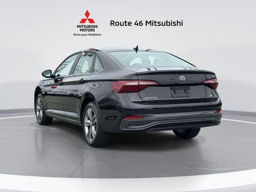 Deep Black Pearl 2024 Volkswagen Jetta 1.5T SE
