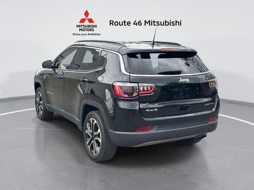 Diamond Black Crystal Pearlcoat 2022 Jeep Compass Limited