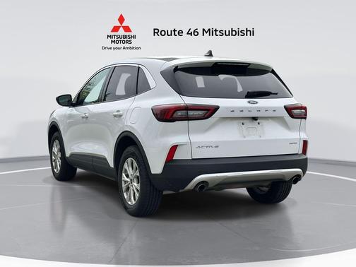 Oxford White 2024 Ford Escape Active