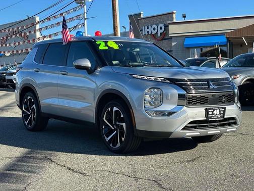 2024 Mitsubishi Outlander SE