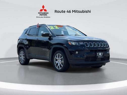 Diamond Black Crystal Pearlcoat 2022 Jeep Compass Latitude Lux