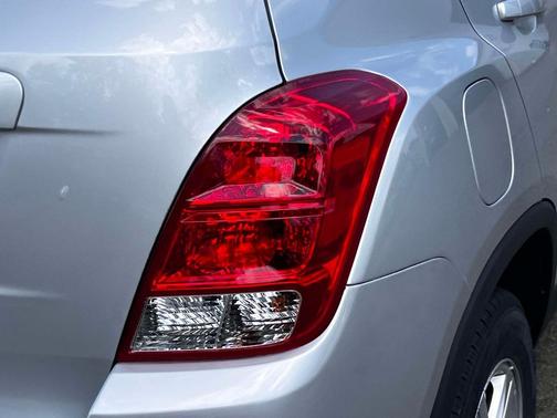 2022 Chevrolet Trax LS