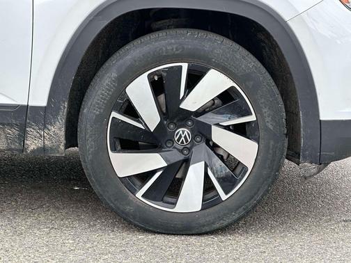 2024 Volkswagen Atlas Cross Sport 2.0T SE w/Technology 4MOTION