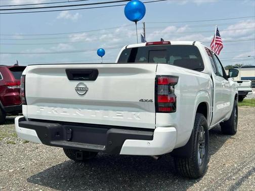 2025 Nissan Frontier SV
