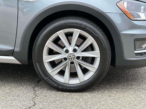 2017 Volkswagen Golf Alltrack TSI SE