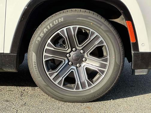 2024 Jeep Wagoneer L Series II 4x4