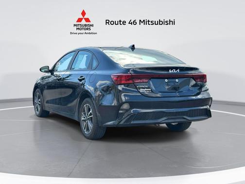 Aurora Black 2022 Kia Forte LXS