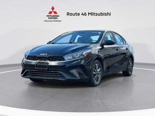 Aurora Black 2022 Kia Forte LXS