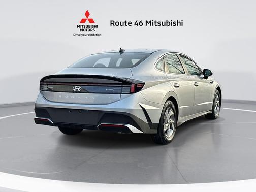 2025 Hyundai SONATA SE