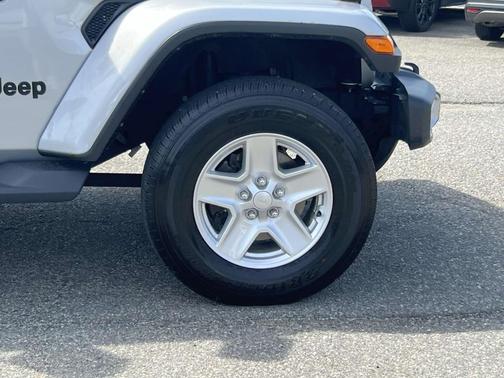 2022 Jeep Gladiator Sport S