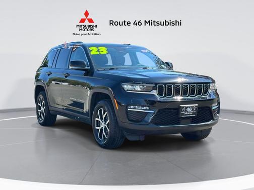 Diamond Black Crystal Pearlcoat 2023 Jeep Grand Cherokee Limited