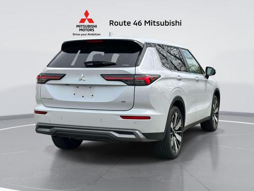 Alloy Silver Metallic 2025 Mitsubishi Outlander SE 2.5 S-AWC