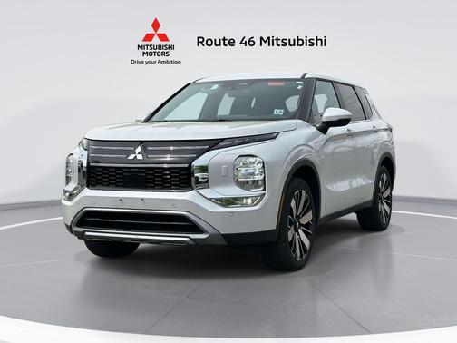 Alloy Silver Metallic 2025 Mitsubishi Outlander SE 2.5 S-AWC