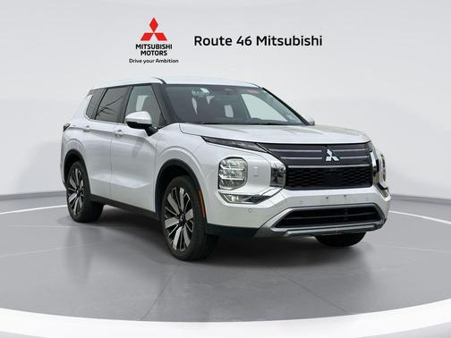 Alloy Silver Metallic 2025 Mitsubishi Outlander SE 2.5 S-AWC