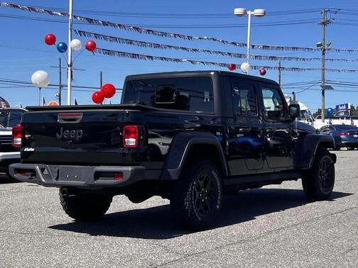2021 Jeep Gladiator Sport