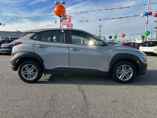 2022 Hyundai KONA SE