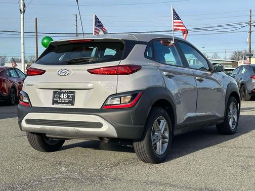 2022 Hyundai KONA SE
