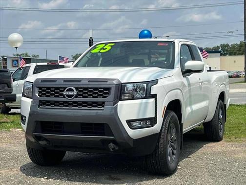 2025 Nissan Frontier SV