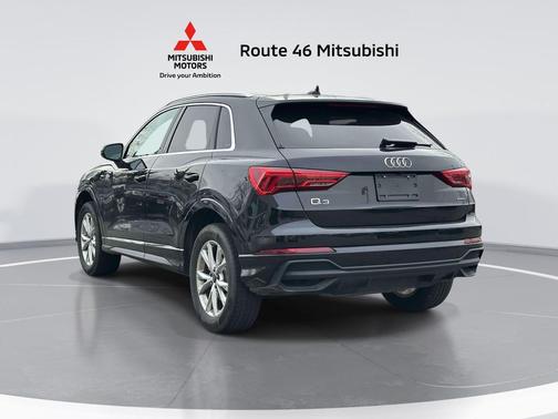 Mythos Black Metallic 2025 Audi Q3 Premium 45 TFSI S line quattro Tiptronic
