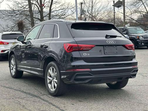 2025 Audi Q3 Premium 45 TFSI S line quattro Tiptronic