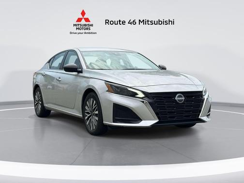 Brilliant Silver Metallic 2024 Nissan Altima 2.5 SV
