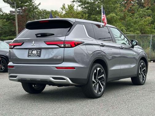 2023 Mitsubishi Outlander PHEV SE S-AWC