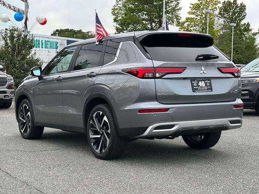 2023 Mitsubishi Outlander PHEV SE S-AWC