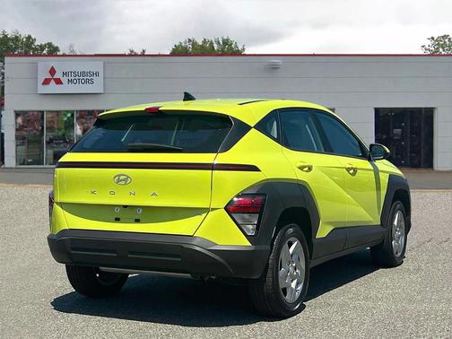 2024 Hyundai KONA SE