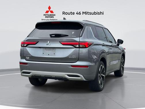 Mercury Gray Metallic/Black Roof 2023 Mitsubishi Outlander PHEV SEL