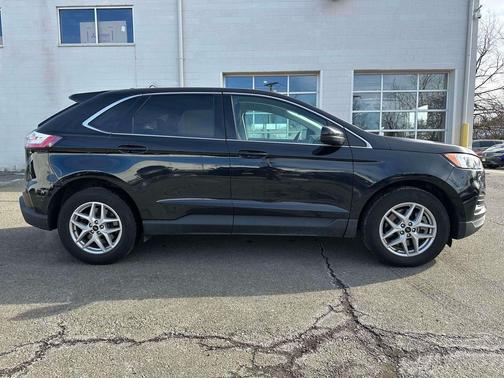 Agate Black Metallic 2023 Ford Edge SEL