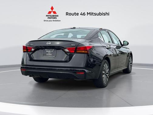Super Black 2023 Nissan Altima 2.5 SV