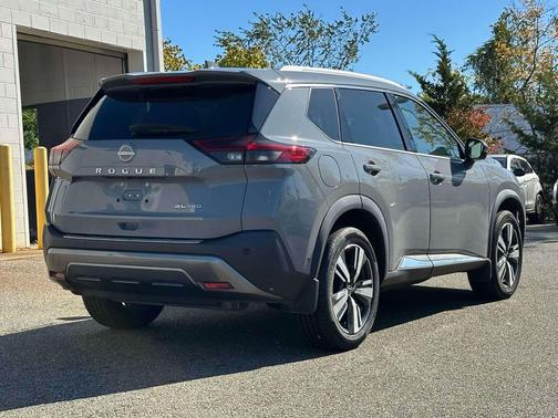 2022 Nissan Rogue SL