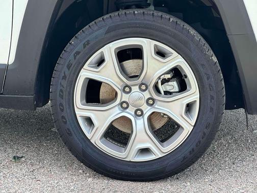 Alpine White Clearcoat 2022 Jeep Renegade Limited