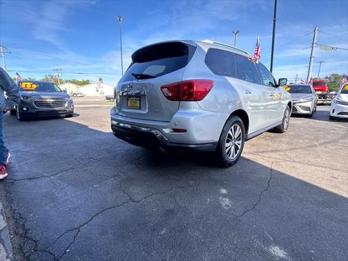 2020 Nissan Pathfinder SV