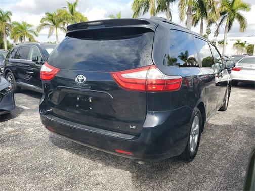 2015 Toyota Sienna LE
