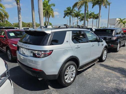 Silicon Silver Premium Metallic 2018 Land Rover Discovery Sport SE