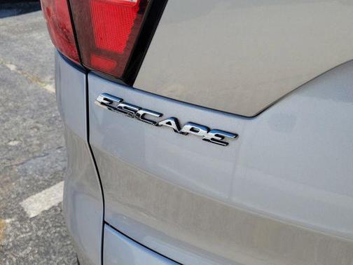 INGOT SILVER METALLIC 2019 Ford Escape S