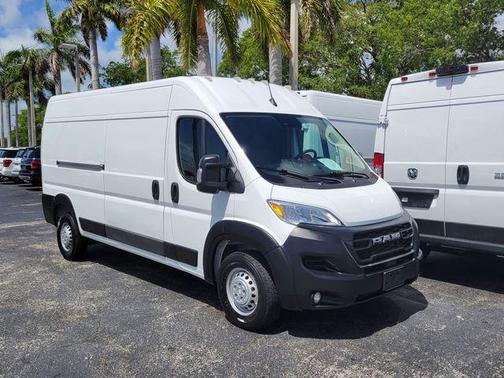 Bright White Clearcoat 2024 RAM ProMaster 2500 Tradesman