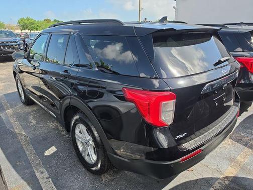 AGATE BLACK METALLIC 2022 Ford Explorer XLT