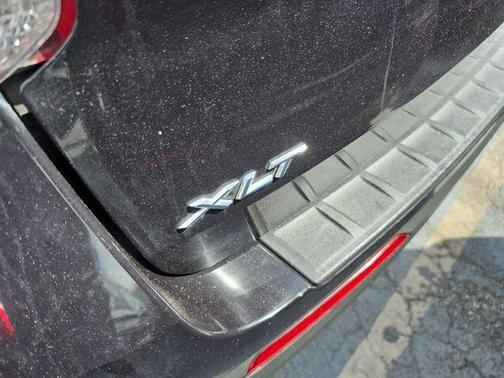 AGATE BLACK METALLIC 2022 Ford Explorer XLT