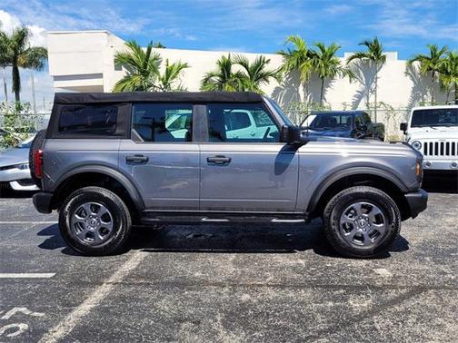 2022 Ford Bronco Base