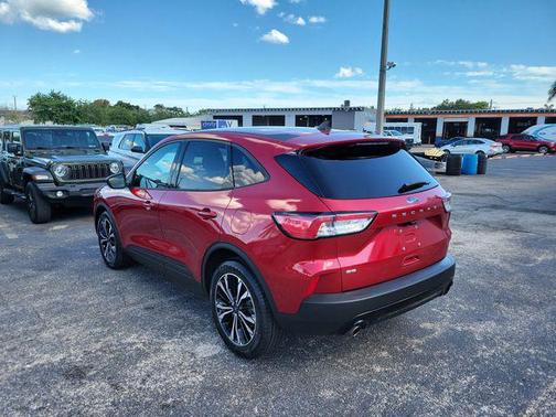 RAPID RED MET TINTED CC 2022 Ford Escape SE