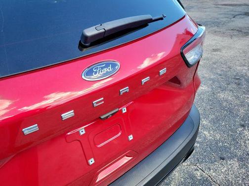 RAPID RED MET TINTED CC 2022 Ford Escape SE
