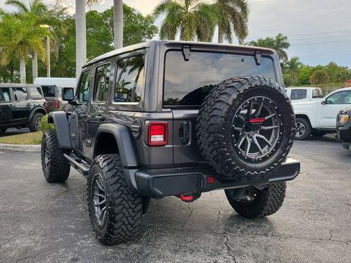 Granite Crystal Metallic Clearcoat 2021 Jeep Wrangler Unlimited Rubicon