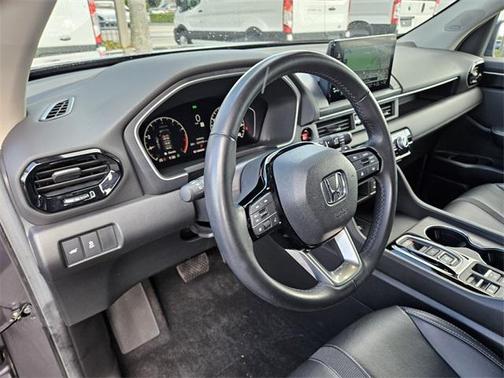 2023 Honda Pilot Touring 8-Passenger
