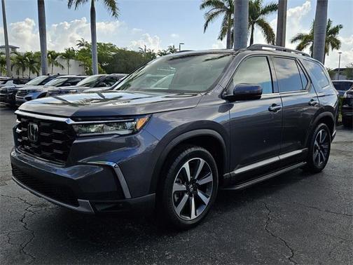 2023 Honda Pilot Touring 8-Passenger