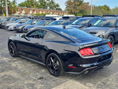 2022 Ford Mustang EcoBoost