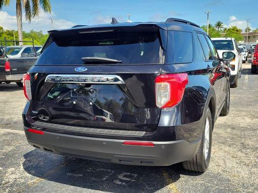 AGATE BLACK METALLIC 2023 Ford Explorer XLT