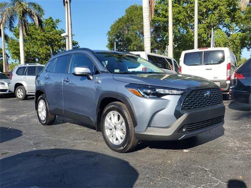 2024 Toyota Corolla Cross LE