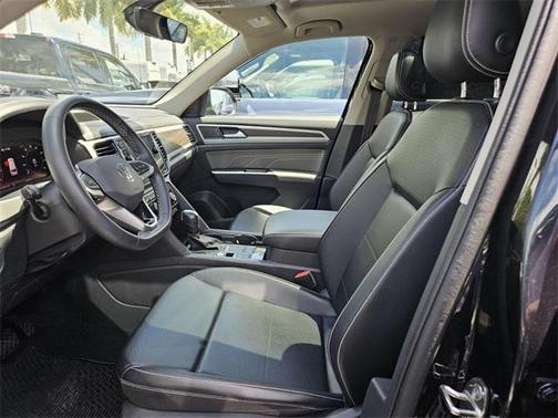 2022 Volkswagen Atlas 2.0T SE w/Technology